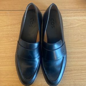 Cos Black Leather loafers